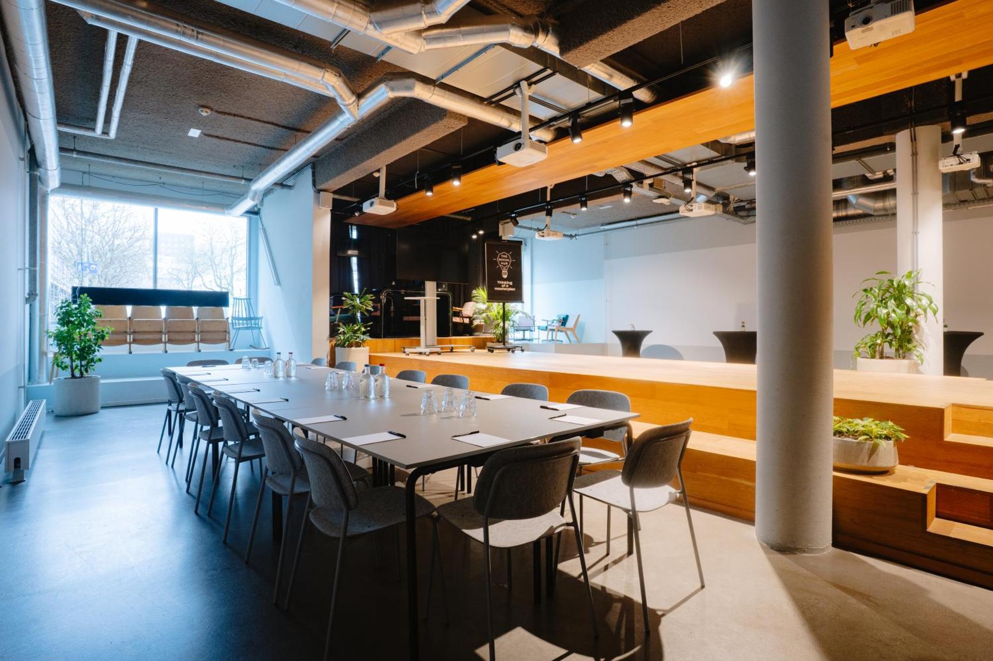 The Social Hub 3*